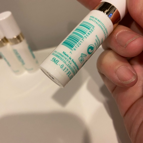 NEW! Valmont Prime B-Cellular travel set - Picture 4 of 6